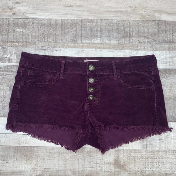 Roxy Pants - Roxy Maroon Raw Edge Hem Button Fly Shorts Size 7